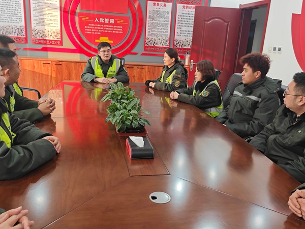 堅守暢途護新程 保定收費站元旦保通保暢圓滿收官(霍春曉)_副本.jpg